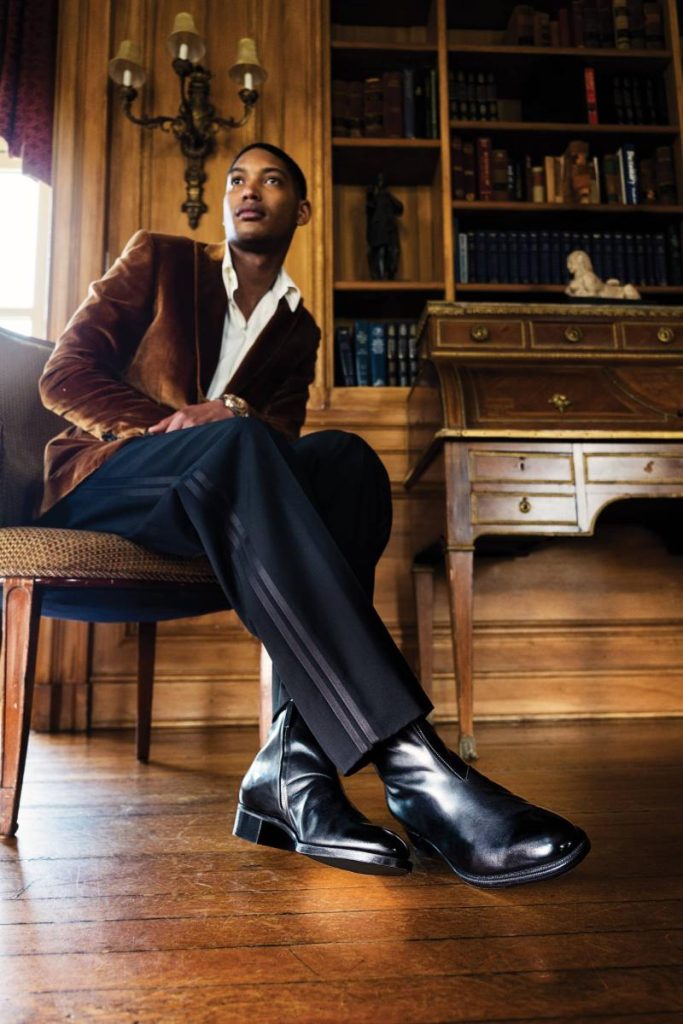 حذاء Chelsea Boots من جون لوب، مشغول من جلد العجول فائق الجودة
