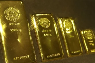 صورة أرشيفية لسبائك من الذهب